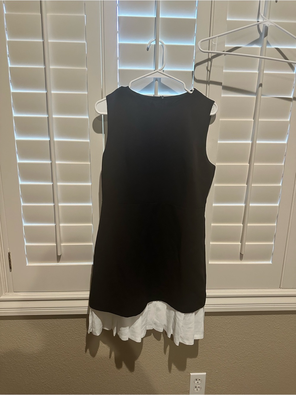 Commense Black and White Sleeveless Layered Dress